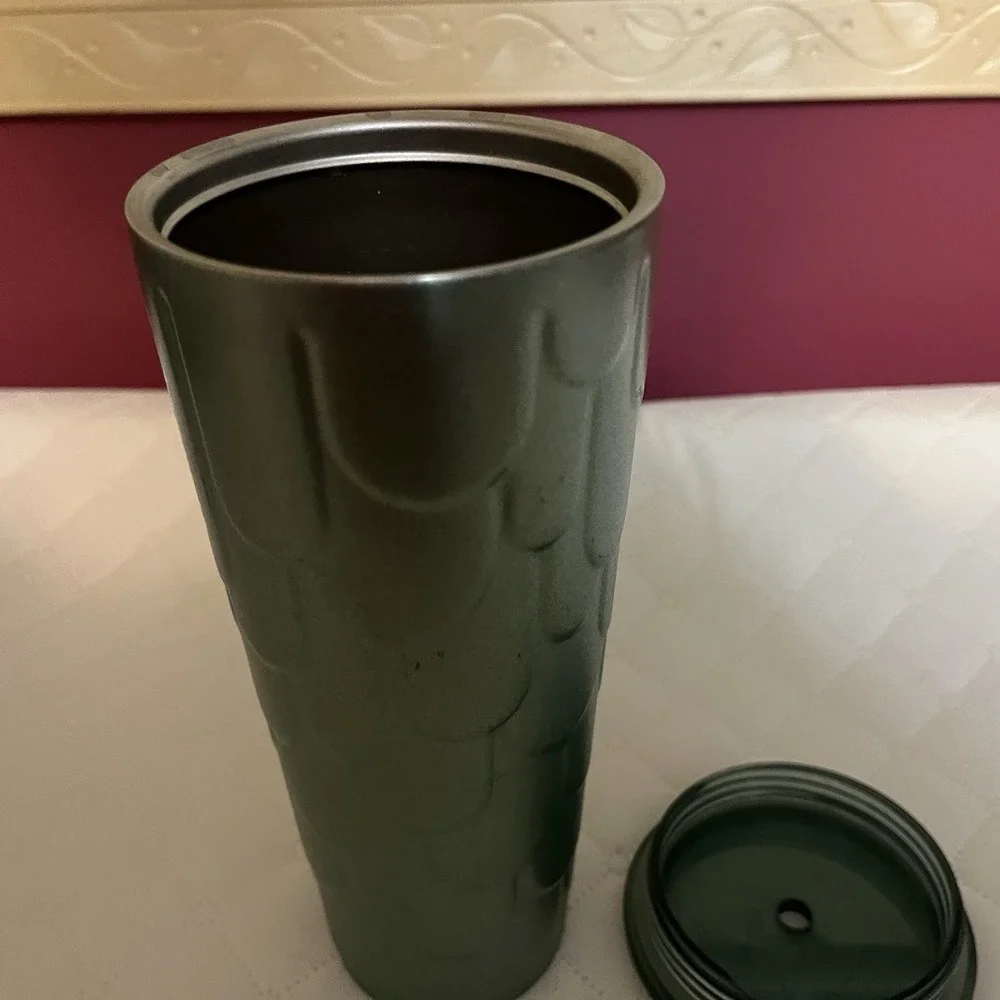 Starbucks Tumbler 2022 Mermaid Scales Green Glitter‎ Textured 24oz